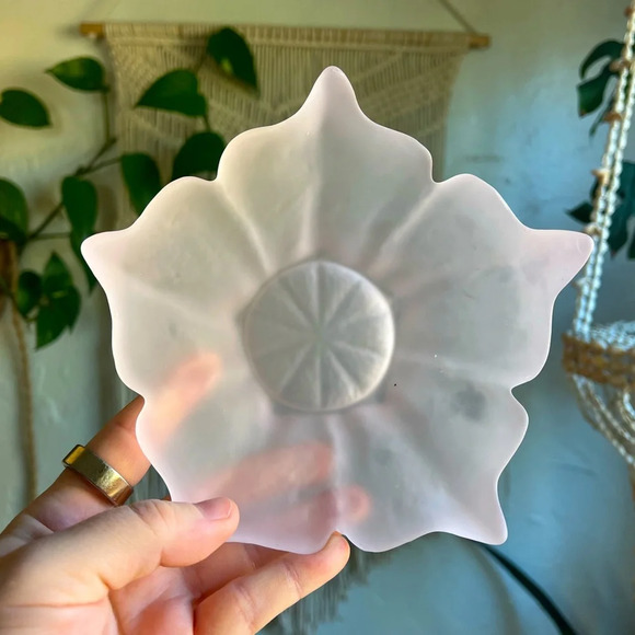 Vintage Viking Glass Frosted Satin Lotus Bowl MCM Epic Stockholm Wayne Husted - Picture 1 of 8
